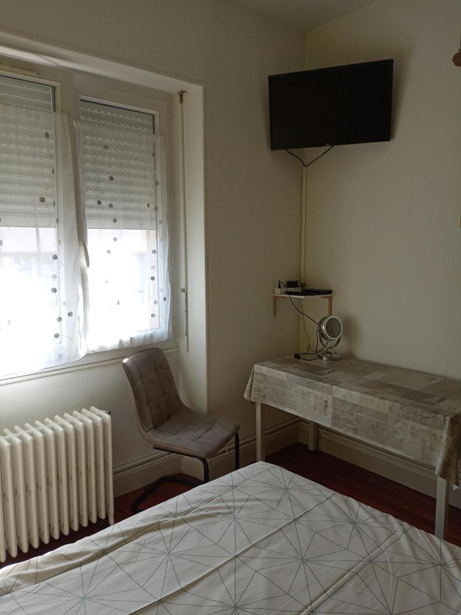 Chambre Meublee Au Coeur De Ville - Chez L'Habitant เลอ ครูโซต์ ภายนอก รูปภาพ